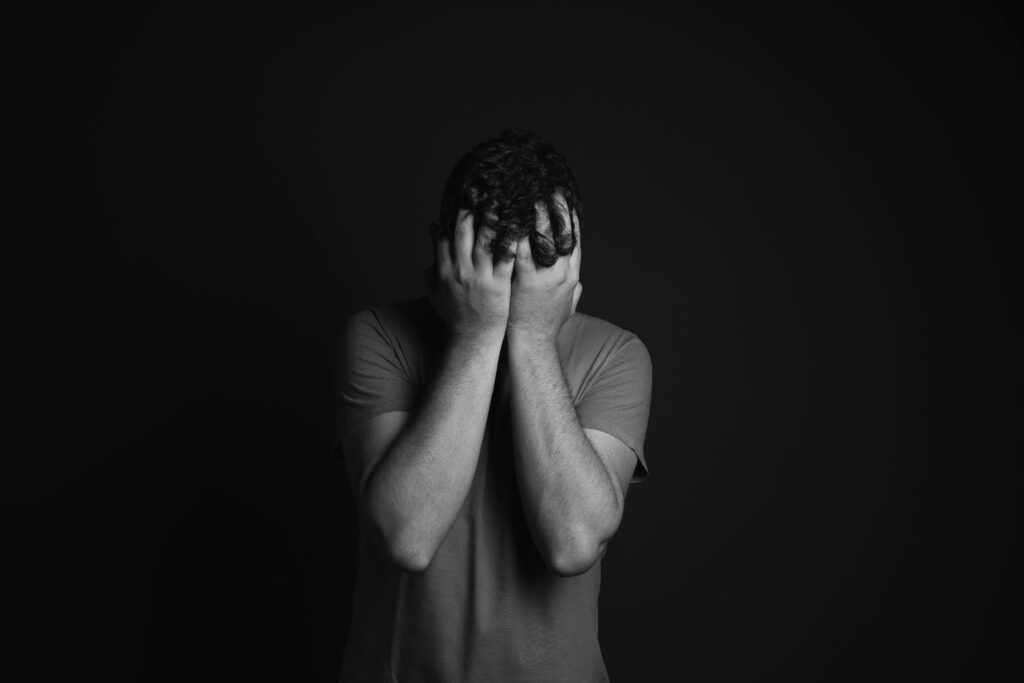 Nádory, kolaps orgánů a smrtelné komplikace: Co všechno způsobuje “hormonální terapie”?